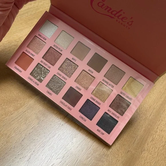 Eyeshadow and Liquid Lipstick Bundle - Picture 3 of 3